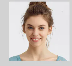 Lustra prostokątne, kwadratowe w kształcie.